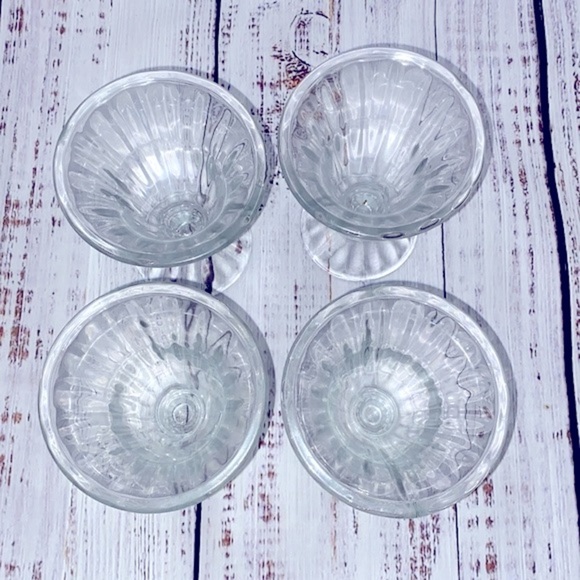 Set of 4 glass vintage sherbet/fruit parfait cups - Picture 4 of 5